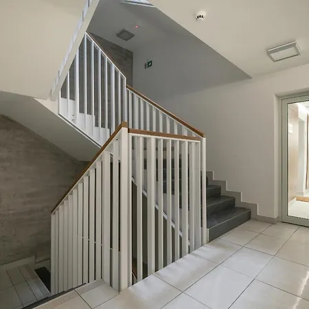 Daire Elegant With Balcony Near Poniatowski Park By Renters *