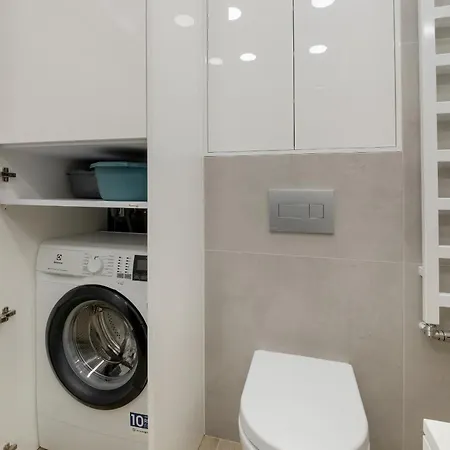 Elegant With Balcony Near Poniatowski Park By Renters *