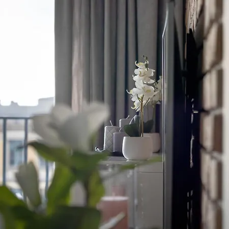 Elegant With Balcony Near Poniatowski Park By Renters Daire Łódź