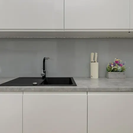 Elegant With Balcony Near Poniatowski Park By Renters