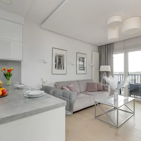 Elegant With Balcony Near Poniatowski Park By Renters Daire Łódź