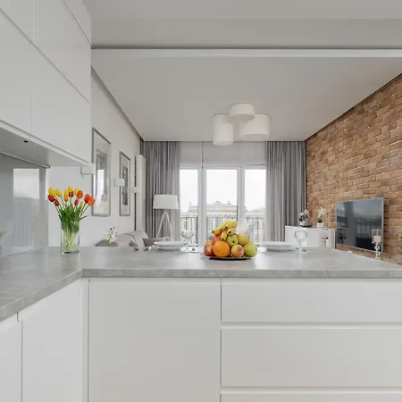 Elegant With Balcony Near Poniatowski Park By Renters Apartament