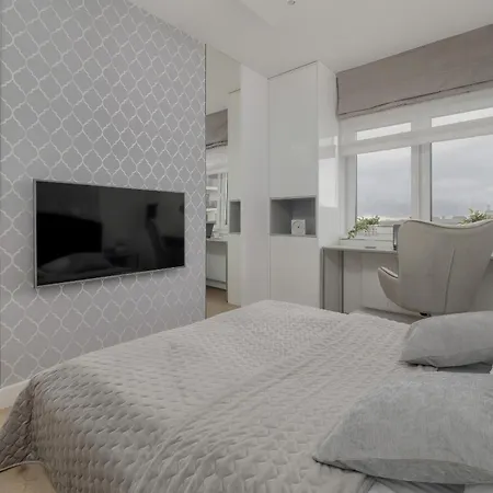 Apartment Elegant With Balcony Near Poniatowski Park By Renters *