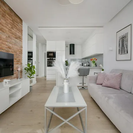 Apartment Elegant With Balcony Near Poniatowski Park By Renters *