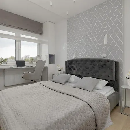 Apartment Elegant With Balcony Near Poniatowski Park By Renters