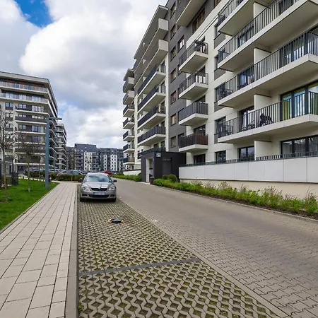 Elegant With Balcony Near Poniatowski Park By Renters