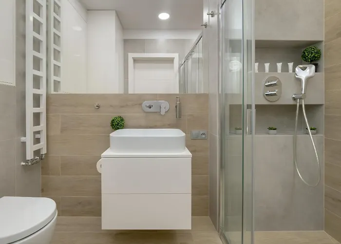 Διαμέρισμα Elegant With Balcony Near Poniatowski Park By Renters Λοτζ