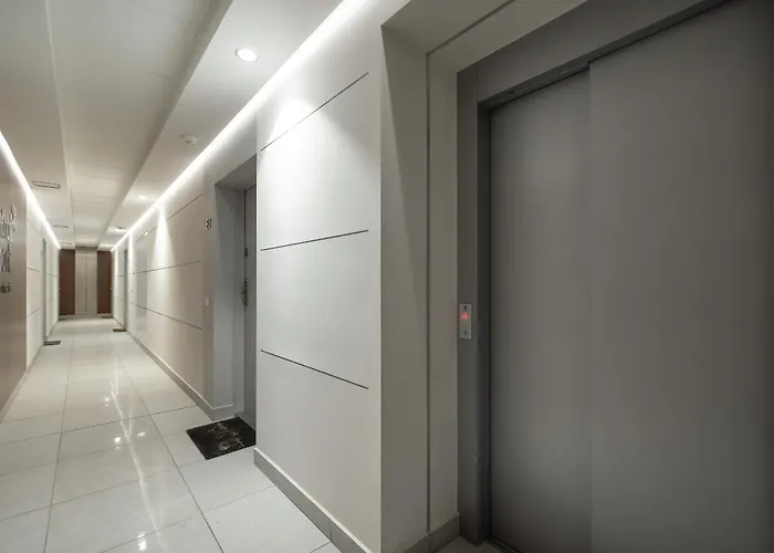 Elegant With Balcony Near Poniatowski Park By Renters Διαμέρισμα Λοτζ