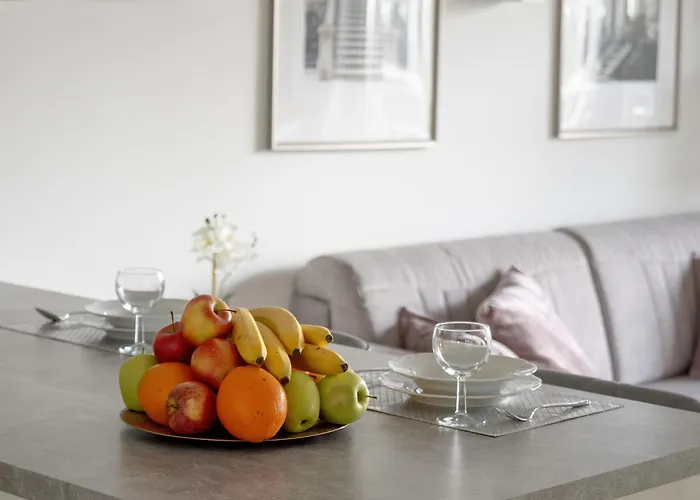 Διαμέρισμα Elegant With Balcony Near Poniatowski Park By Renters Λοτζ