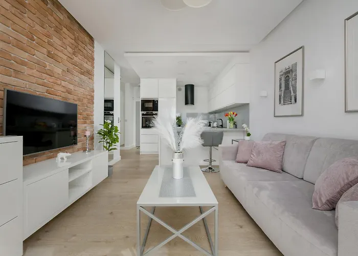 Διαμέρισμα Elegant With Balcony Near Poniatowski Park By Renters *