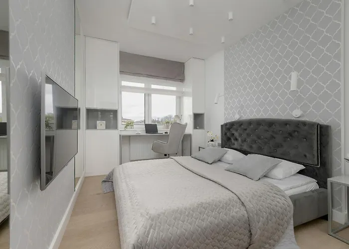 Διαμέρισμα Elegant With Balcony Near Poniatowski Park By Renters