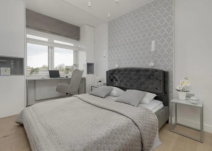 Apartman Elegant With Balcony Near Poniatowski Park By Renters