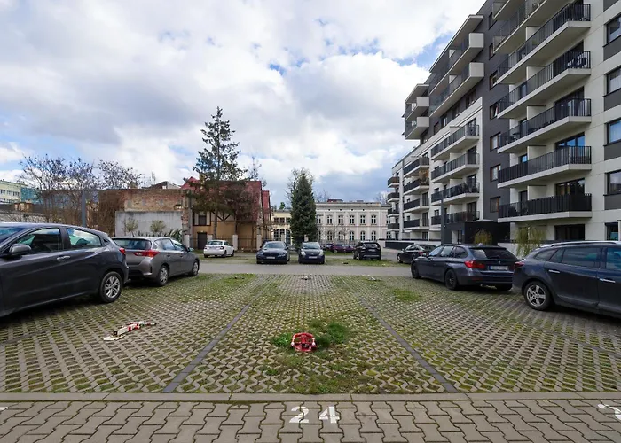 Elegant With Balcony Near Poniatowski Park By Renters