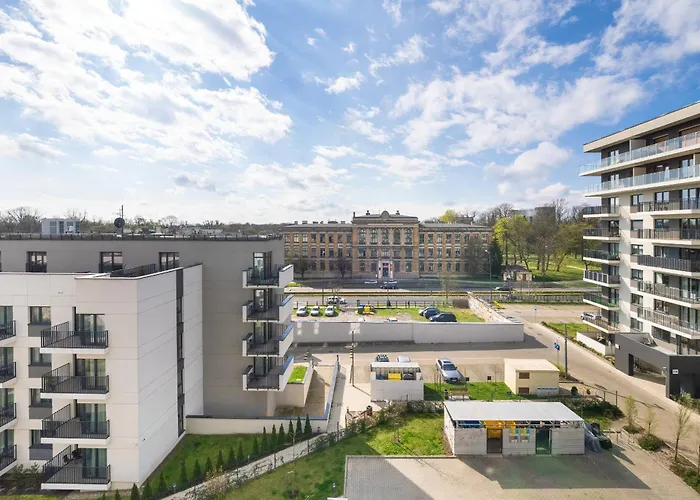 Elegant With Balcony Near Poniatowski Park By Renters Łódź